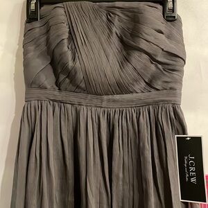 NWT 100% silk
J.CREW size Petite 2 dress 👗